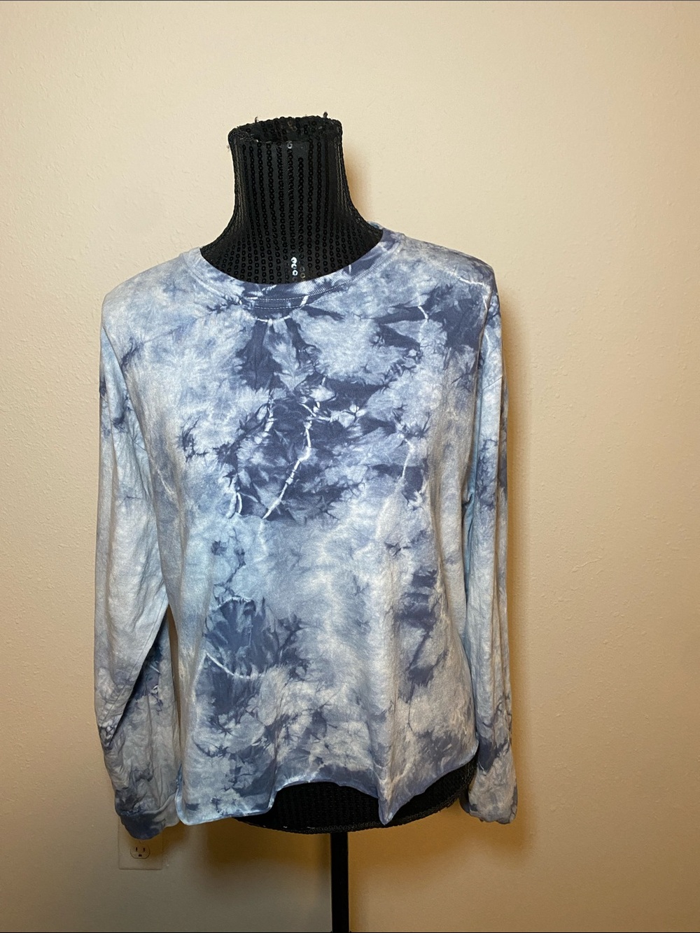 Blue Tie-Dye Long Sleeve Tee for women in L (size 10)